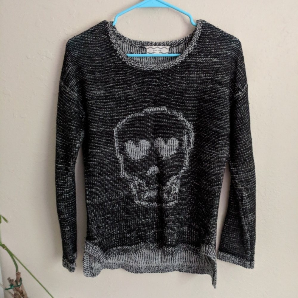 Skull heart eyes knit sweater